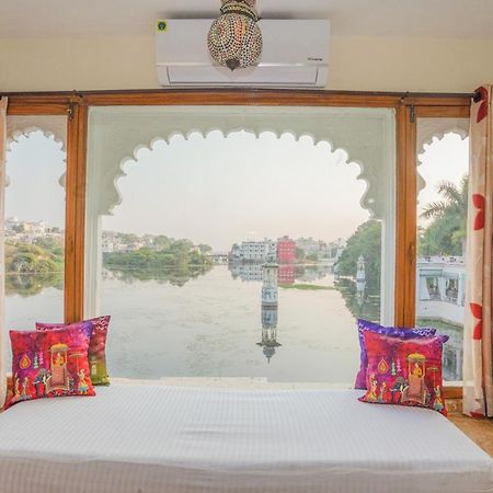 Natural Lake View Hotel Udaipur Exterior foto