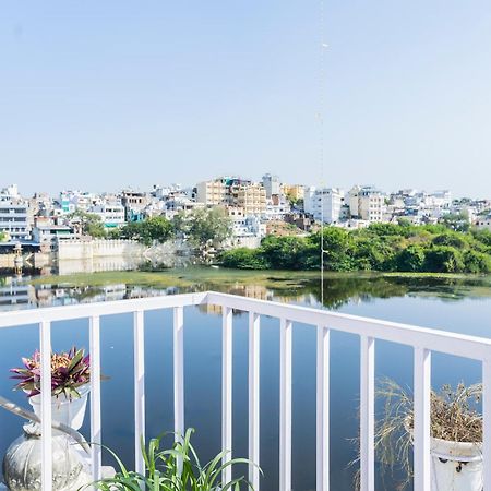 Natural Lake View Hotel Udaipur Exterior foto