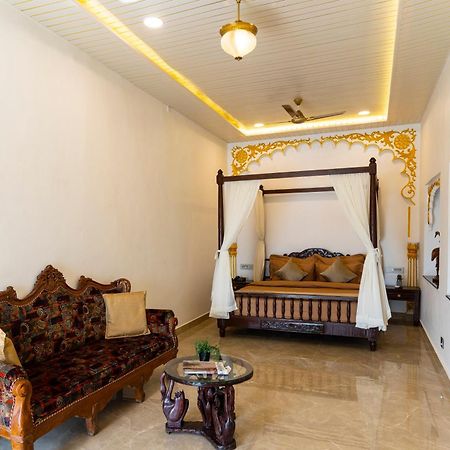 Natural Lake View Hotel Udaipur Exterior foto
