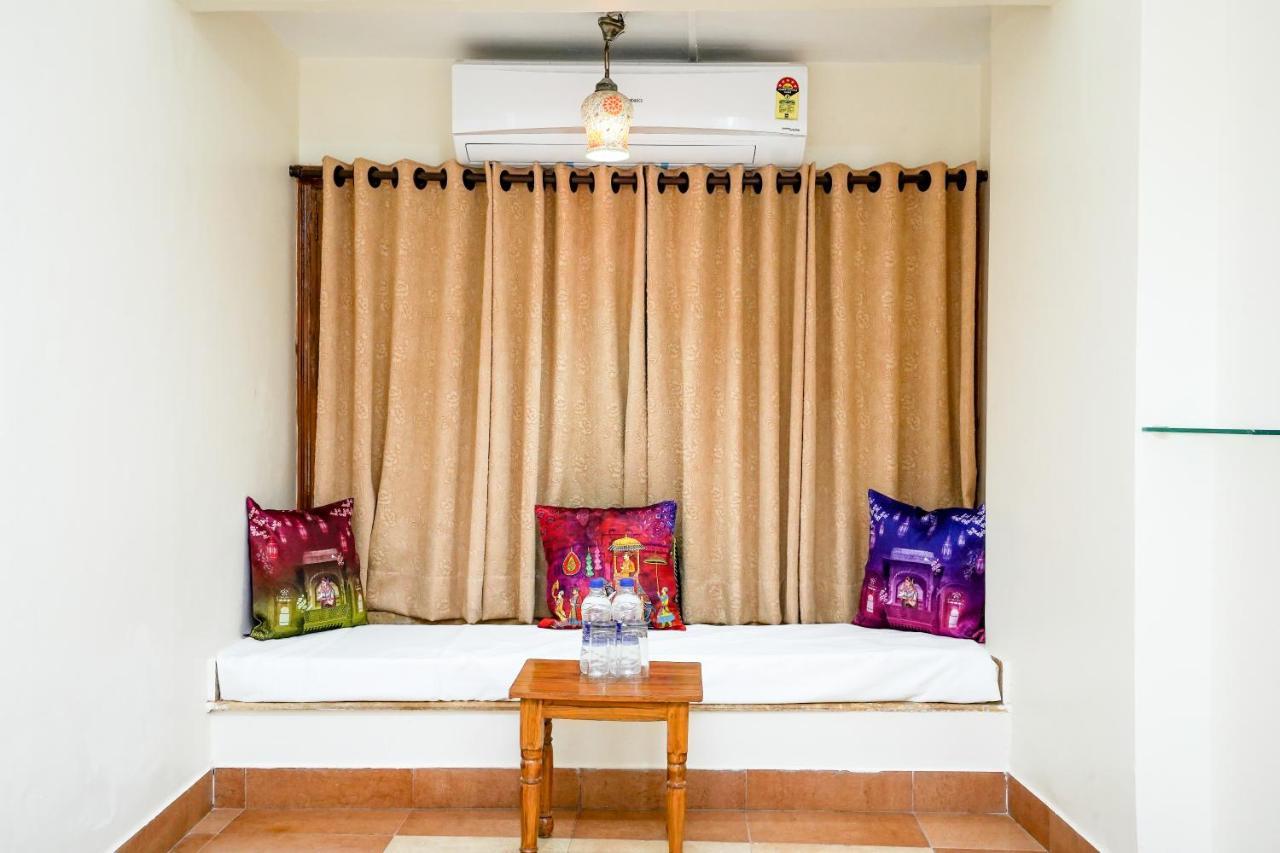 Natural Lake View Hotel Udaipur Exterior foto