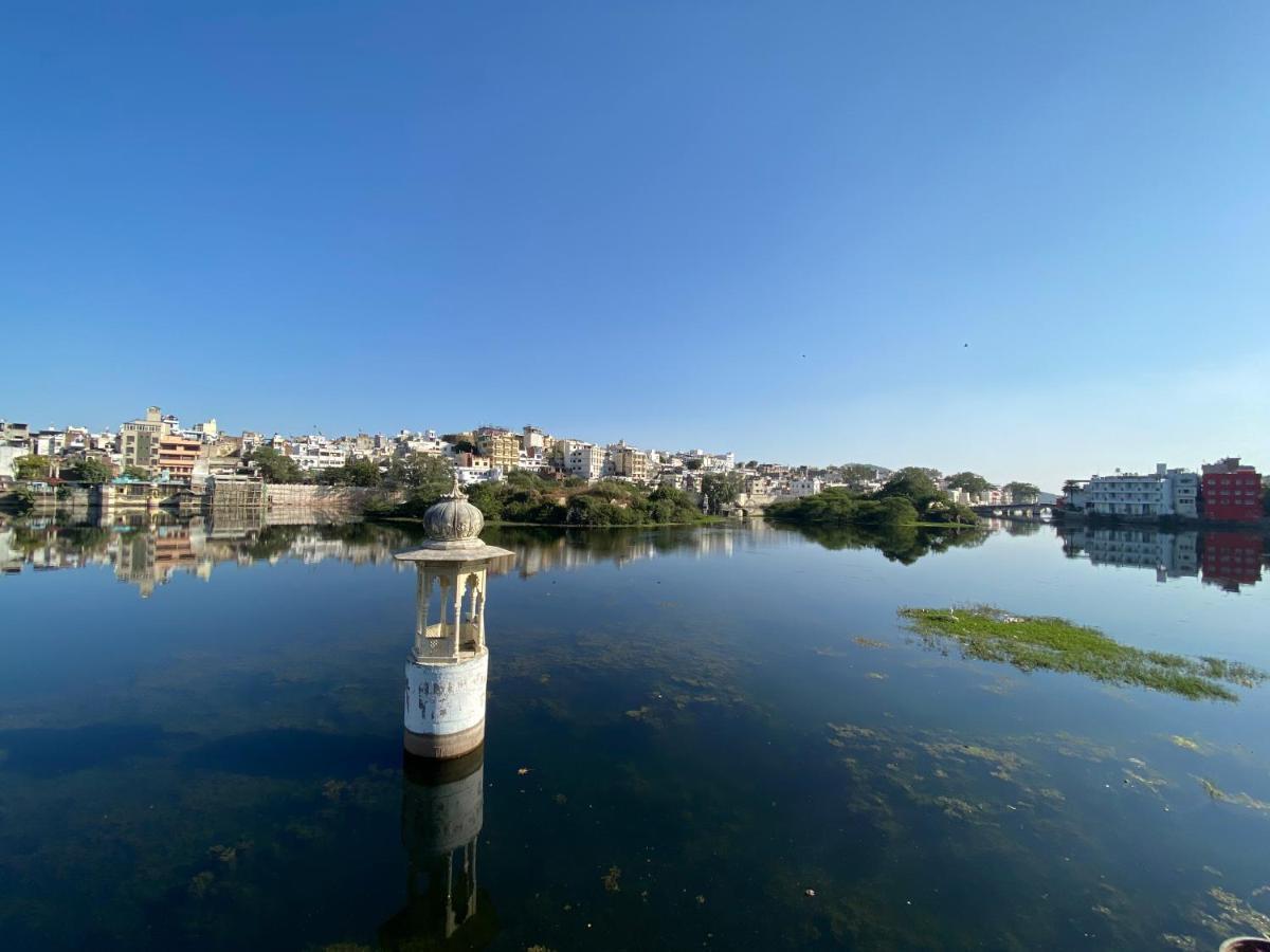 Natural Lake View Hotel Udaipur Exterior foto