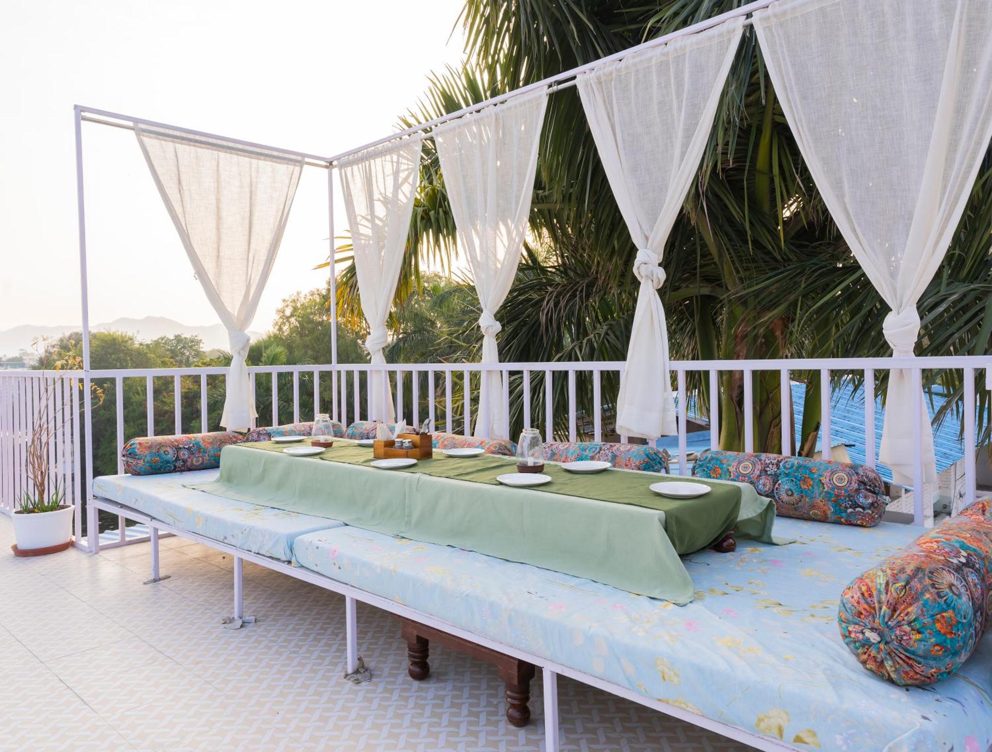 Natural Lake View Hotel Udaipur Exterior foto