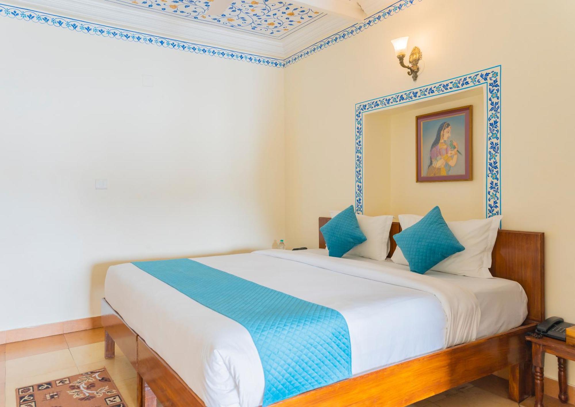 Natural Lake View Hotel Udaipur Exterior foto