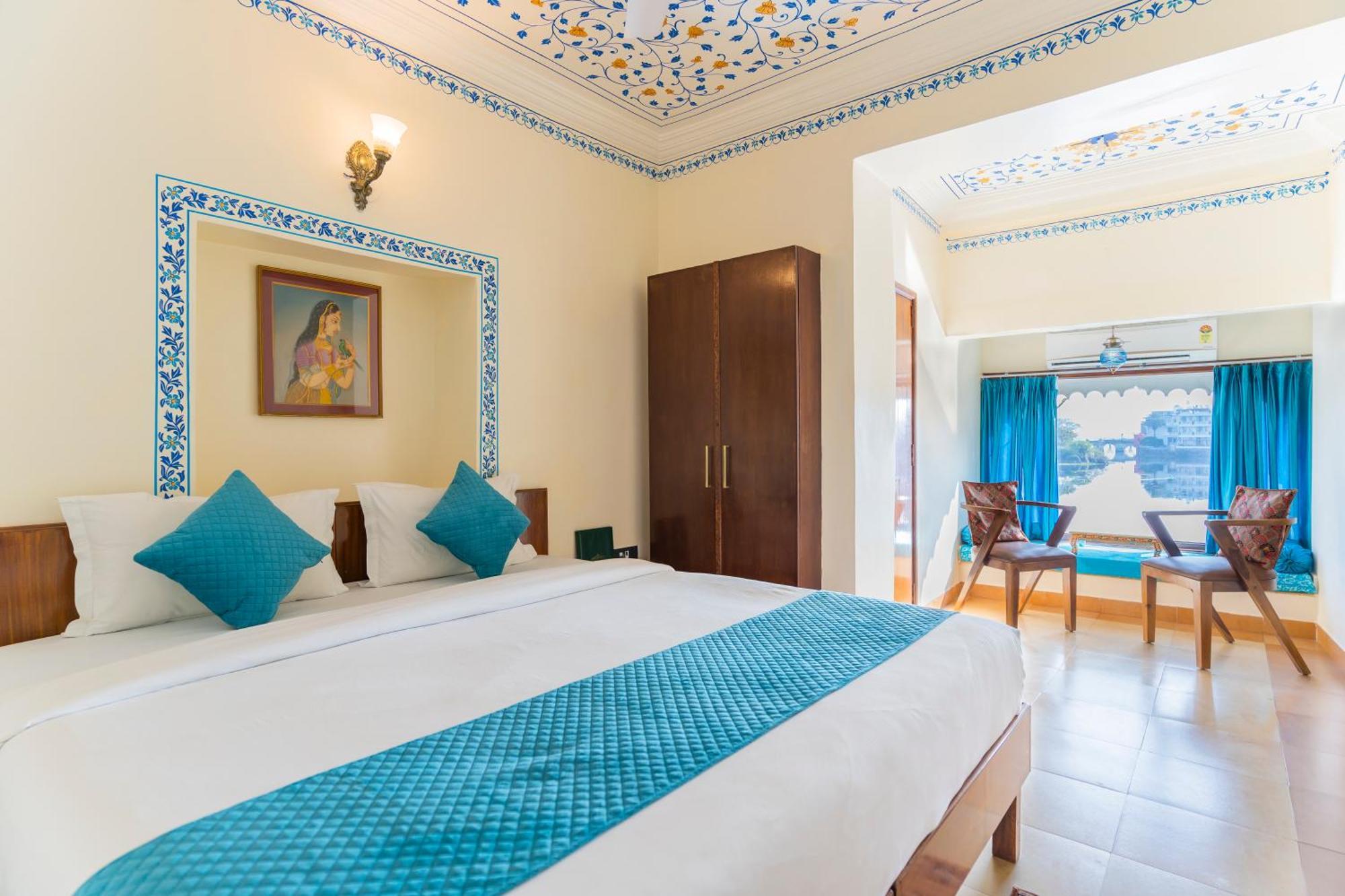 Natural Lake View Hotel Udaipur Exterior foto